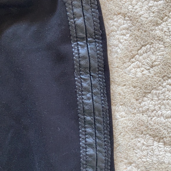 Romeo and Juliet black side stripe leggings - Picture 4 of 5